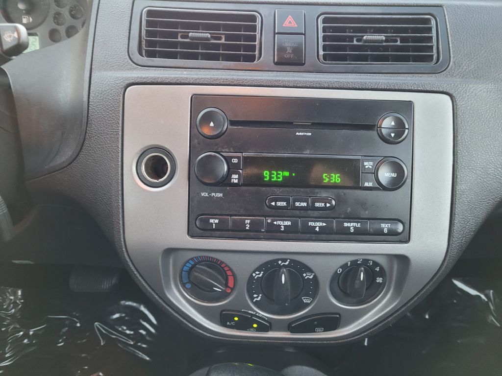 Photo 10 of this FORD FOCUS