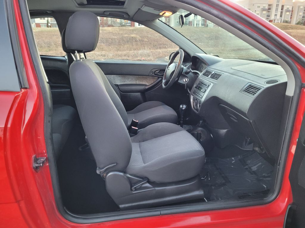 Photo 14 of this FORD FOCUS