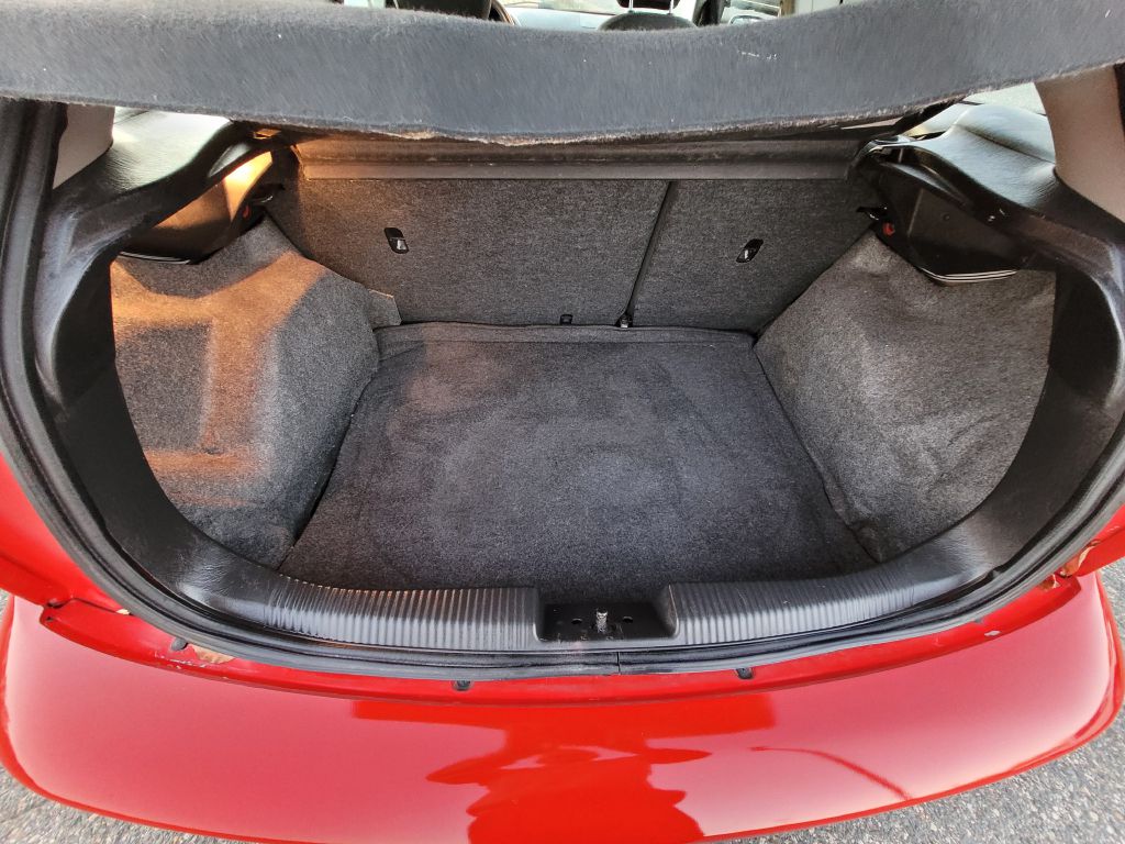 Photo 22 of this FORD FOCUS
