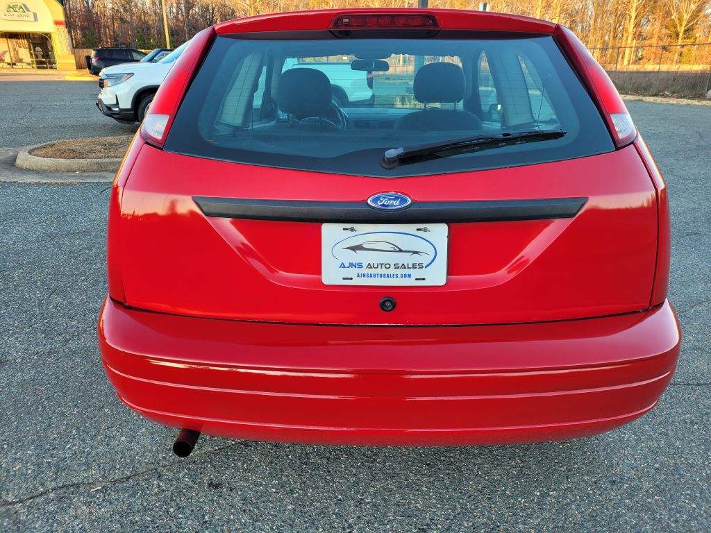 Photo 30 of this FORD FOCUS