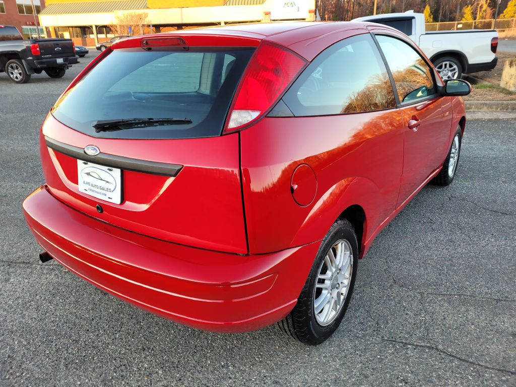 Photo 31 of this FORD FOCUS