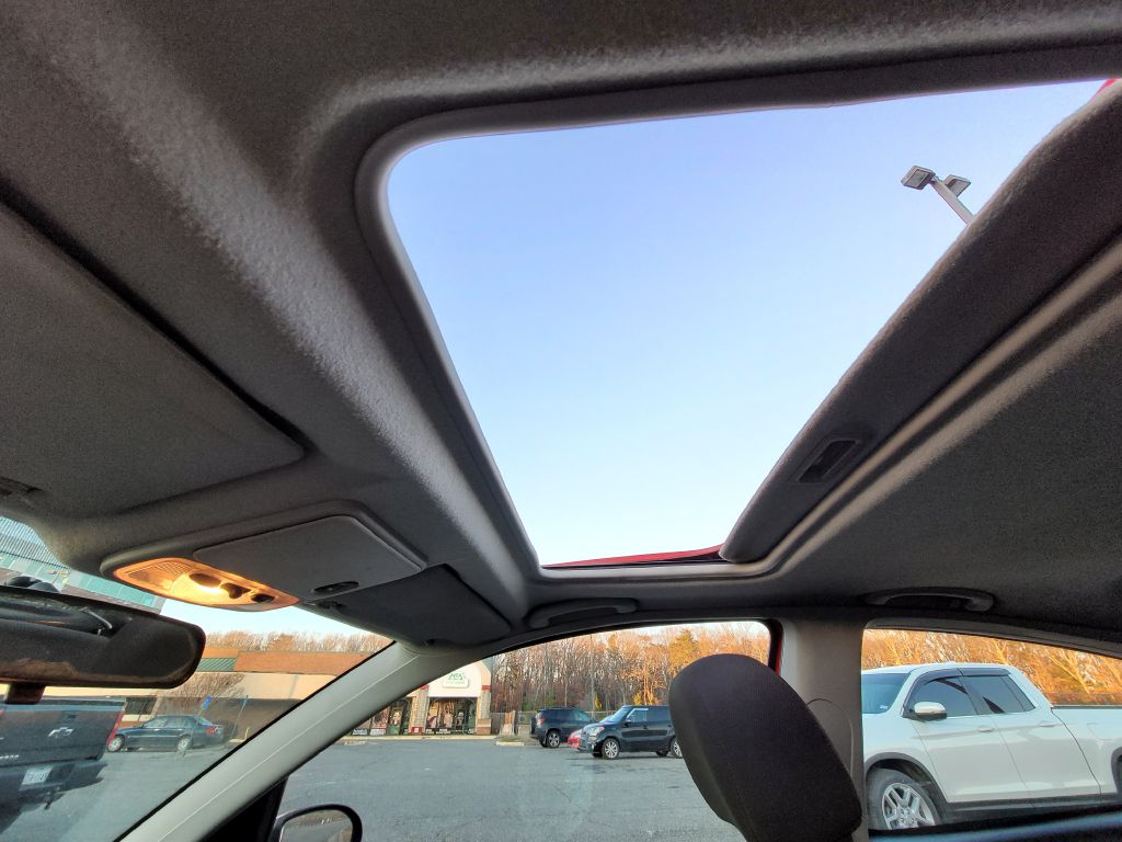 Photo 37 of this FORD FOCUS
