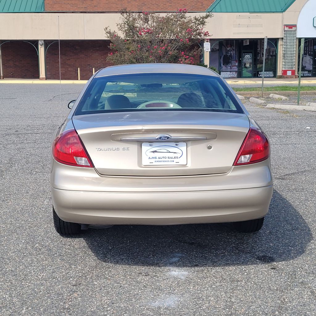 Photo 4 of this FORD TAURUS