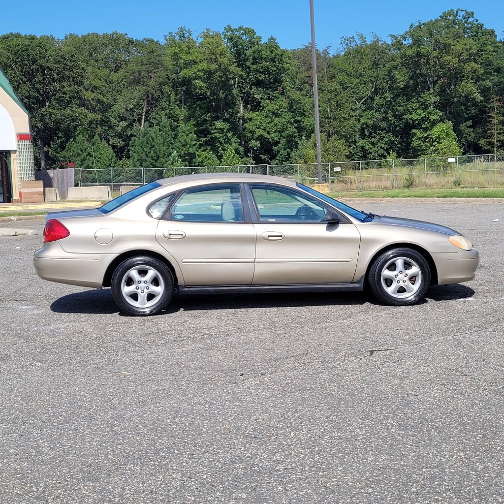 Photo 6 of this FORD TAURUS
