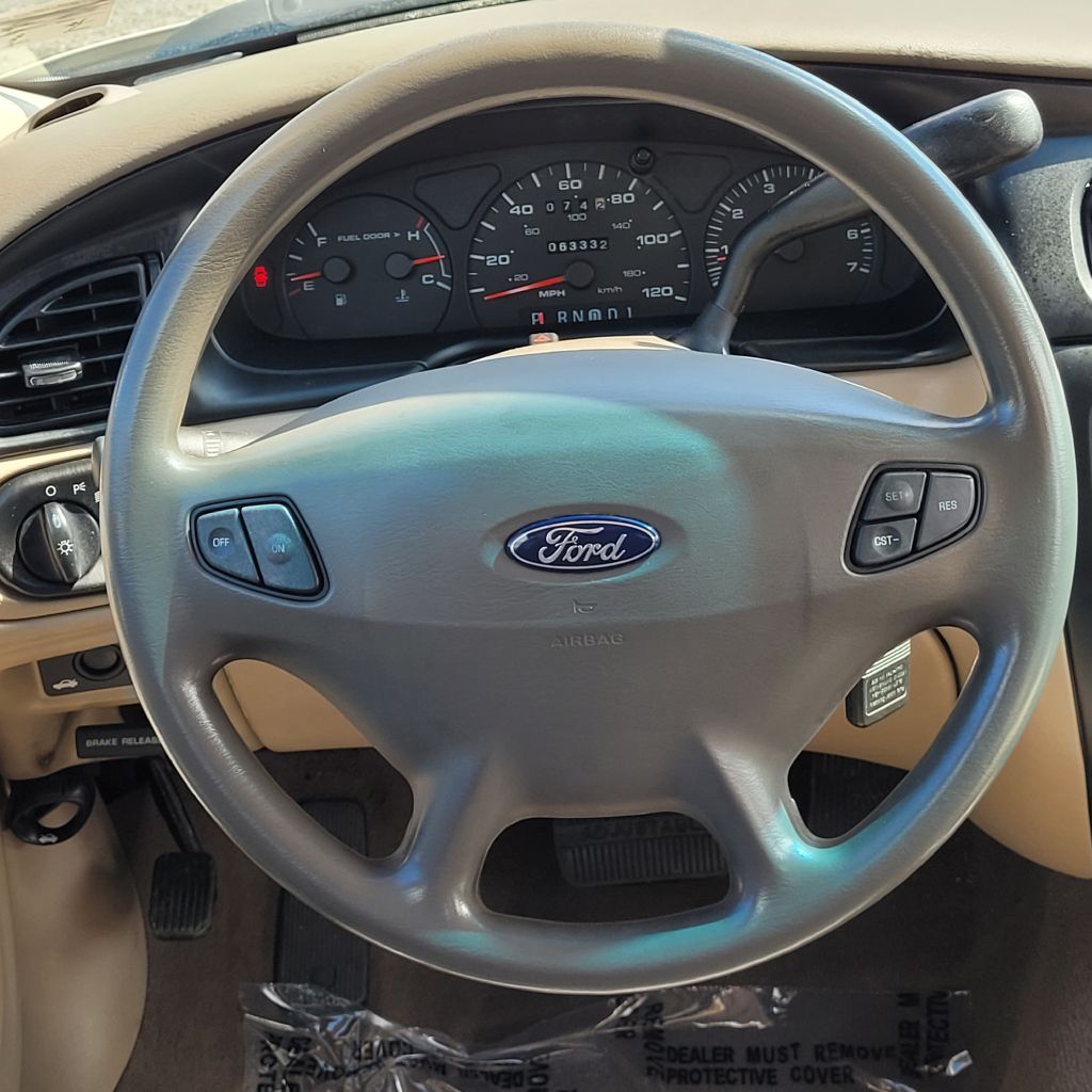 Photo 13 of this FORD TAURUS