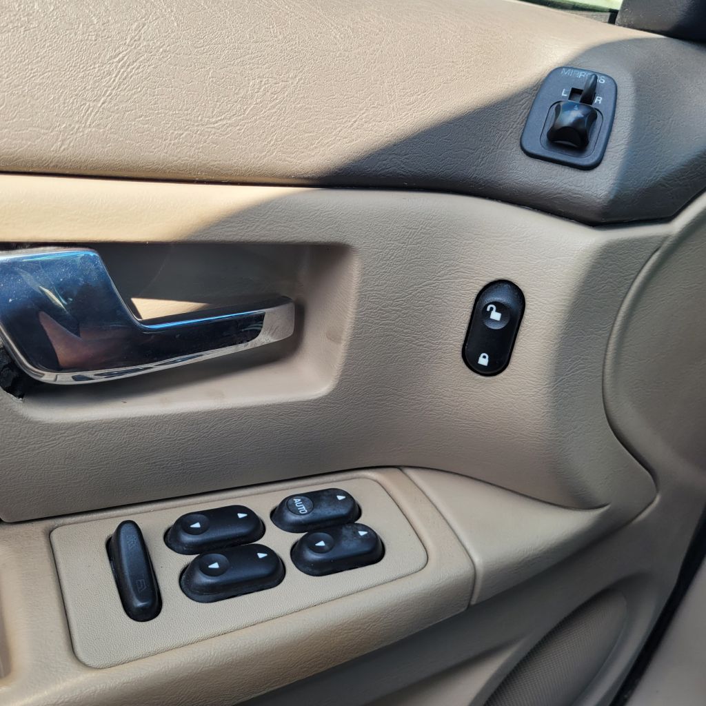 Photo 15 of this FORD TAURUS