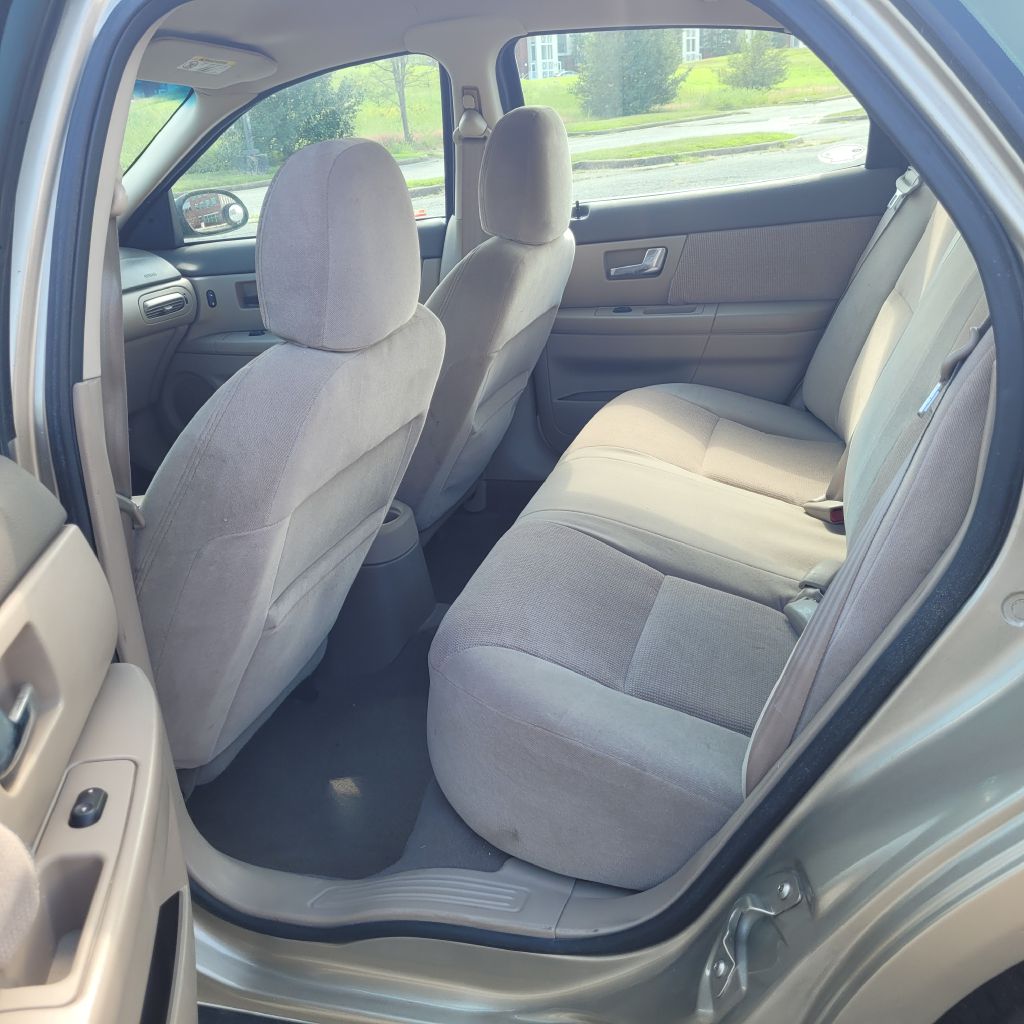 Photo 16 of this FORD TAURUS