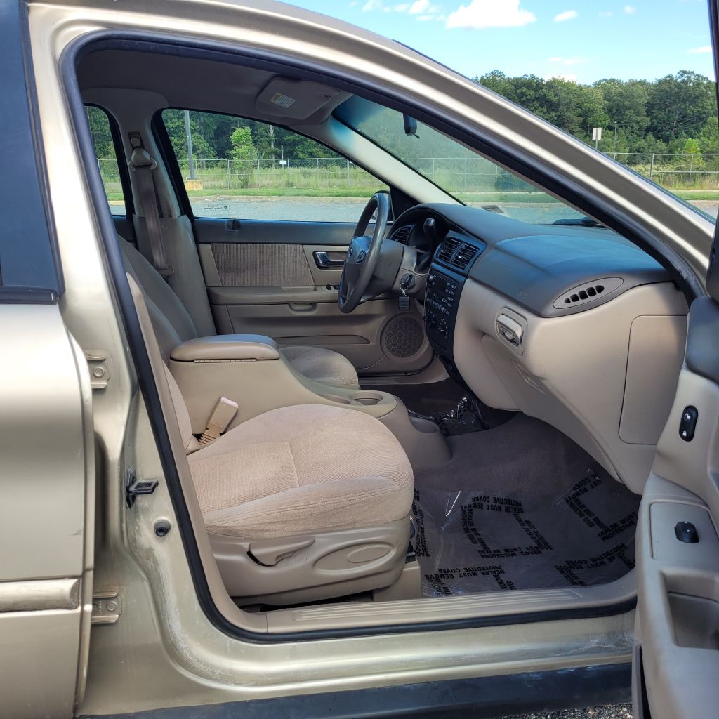 Photo 19 of this FORD TAURUS