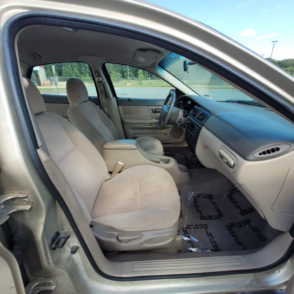 Photo 23 of this FORD TAURUS