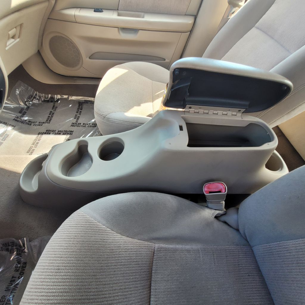 Photo 27 of this FORD TAURUS