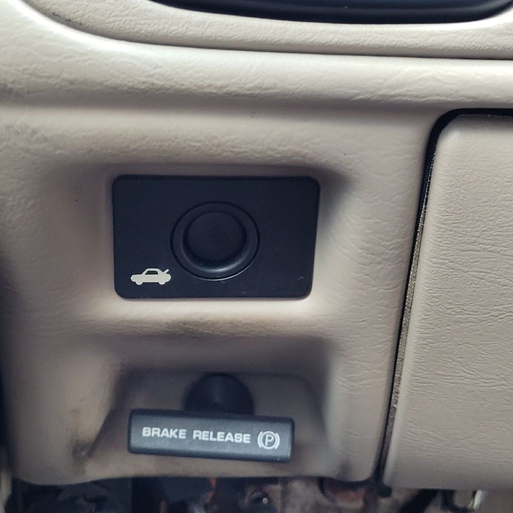 Photo 28 of this FORD TAURUS