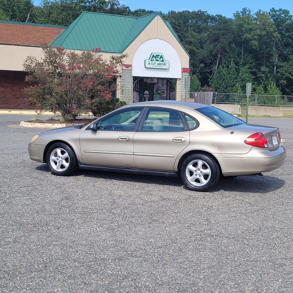 Photo 34 of this FORD TAURUS