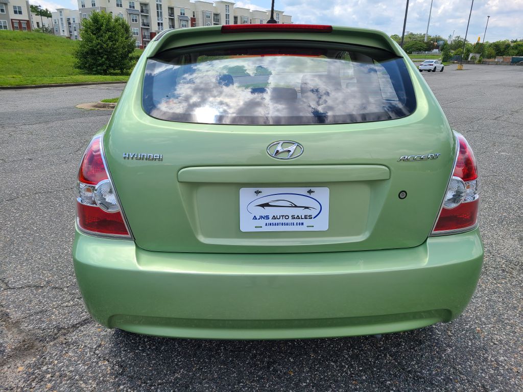 Photo 3 of this HYUNDAI ACCENT