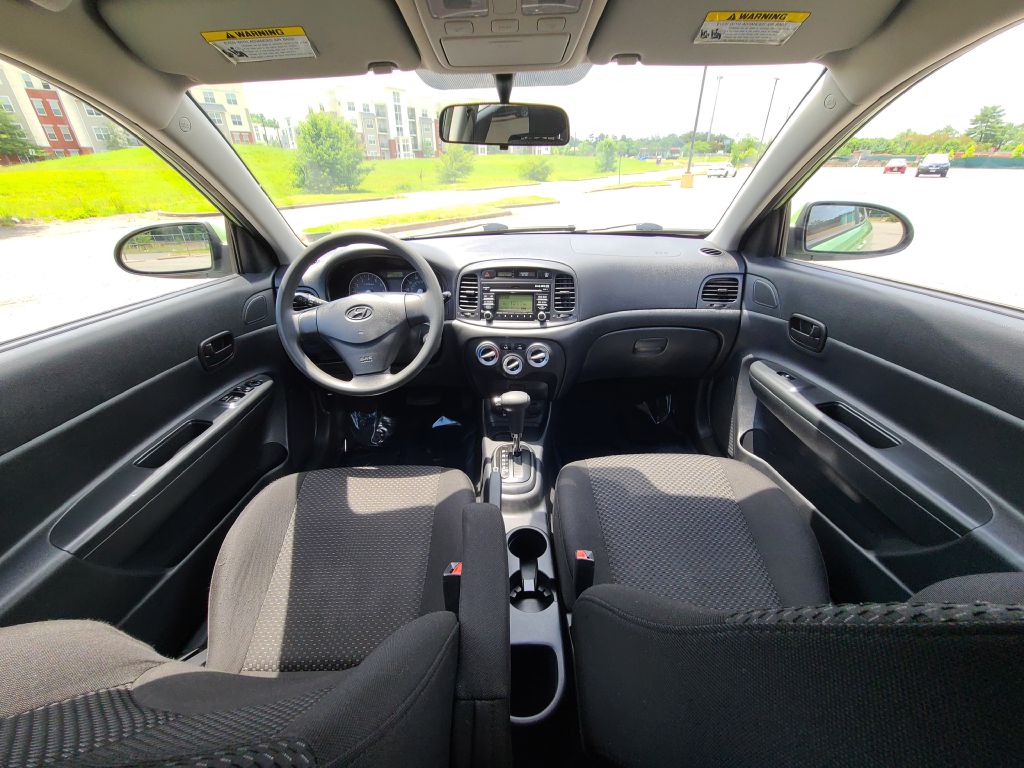 Photo 18 of this HYUNDAI ACCENT