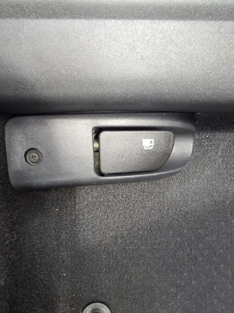 Photo 21 of this HYUNDAI ACCENT