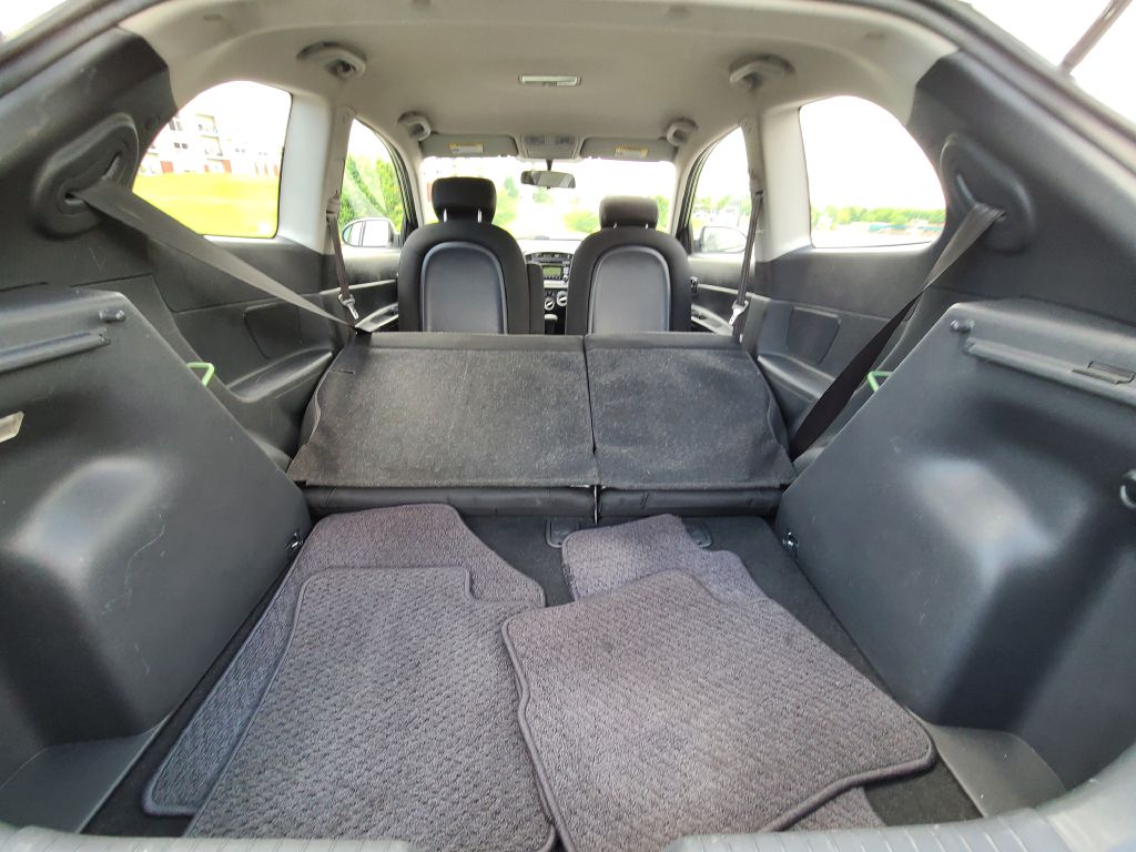 Photo 30 of this HYUNDAI ACCENT