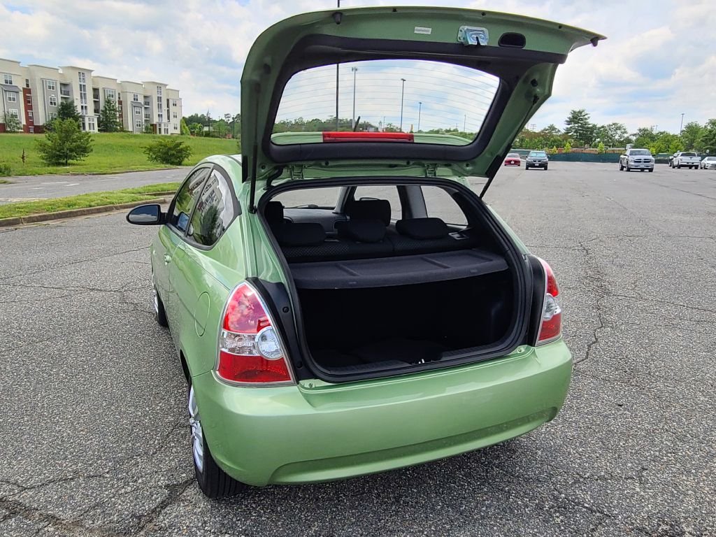 Photo 38 of this HYUNDAI ACCENT