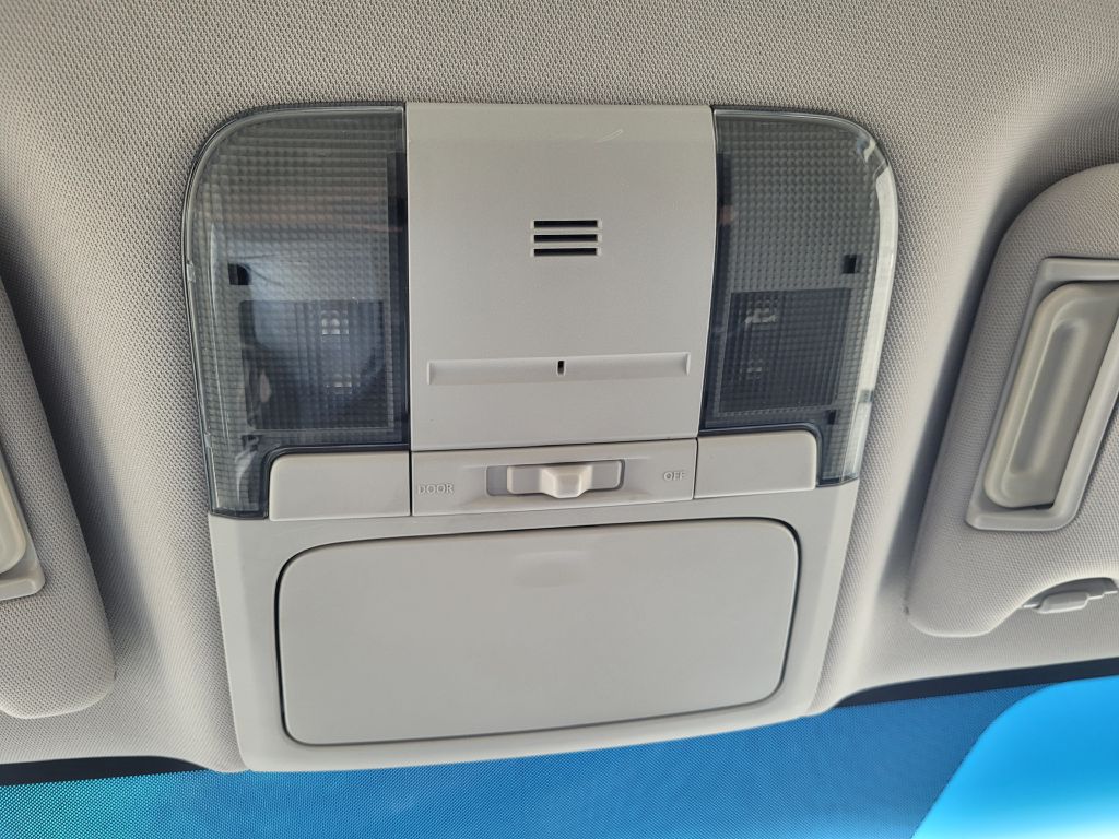 Photo 15 of this SUBARU LEGACY