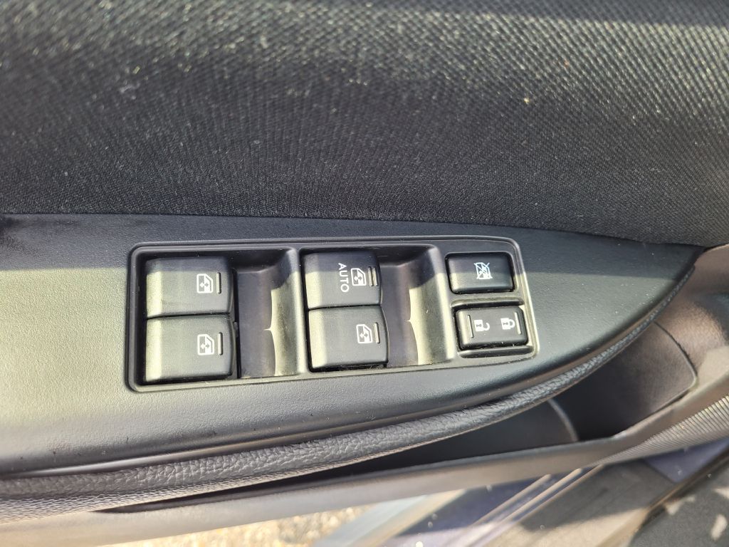 Photo 18 of this SUBARU LEGACY