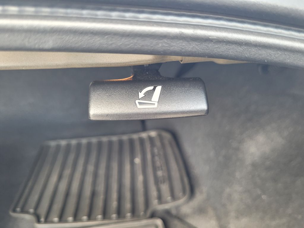 Photo 23 of this SUBARU LEGACY