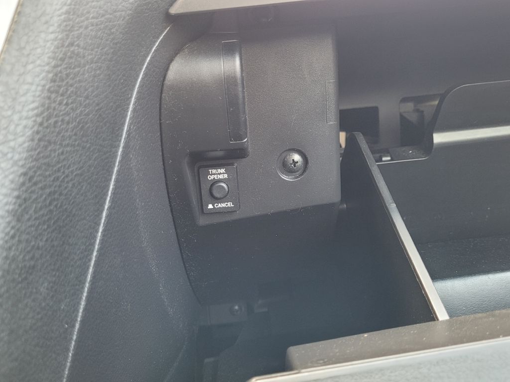 Photo 32 of this SUBARU LEGACY