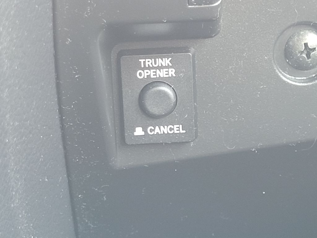 Photo 33 of this SUBARU LEGACY