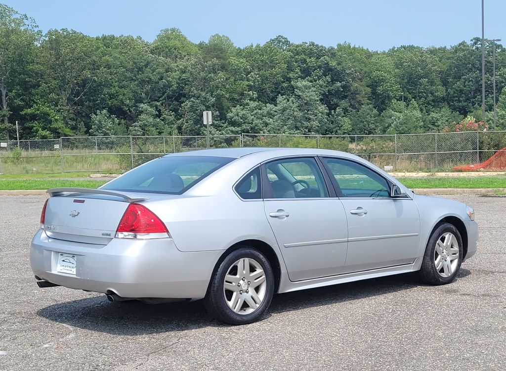 Photo 4 of this CHEVROLET IMPALA