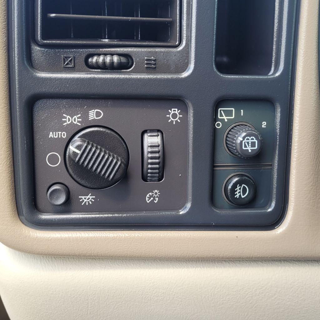 Photo 16 of this CHEVROLET TAHOE