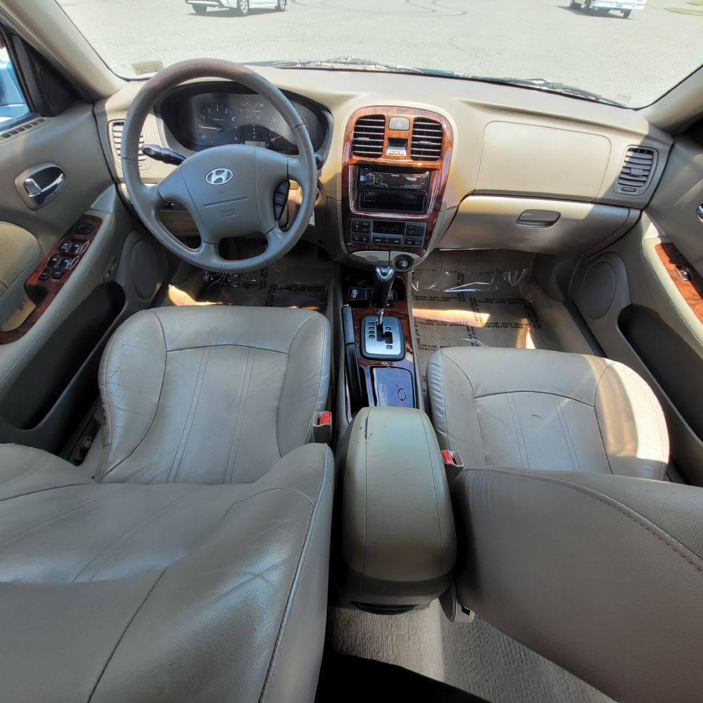 Photo 11 of this HYUNDAI SONATA