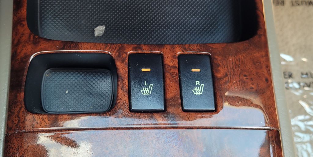 Photo 13 of this HYUNDAI SONATA