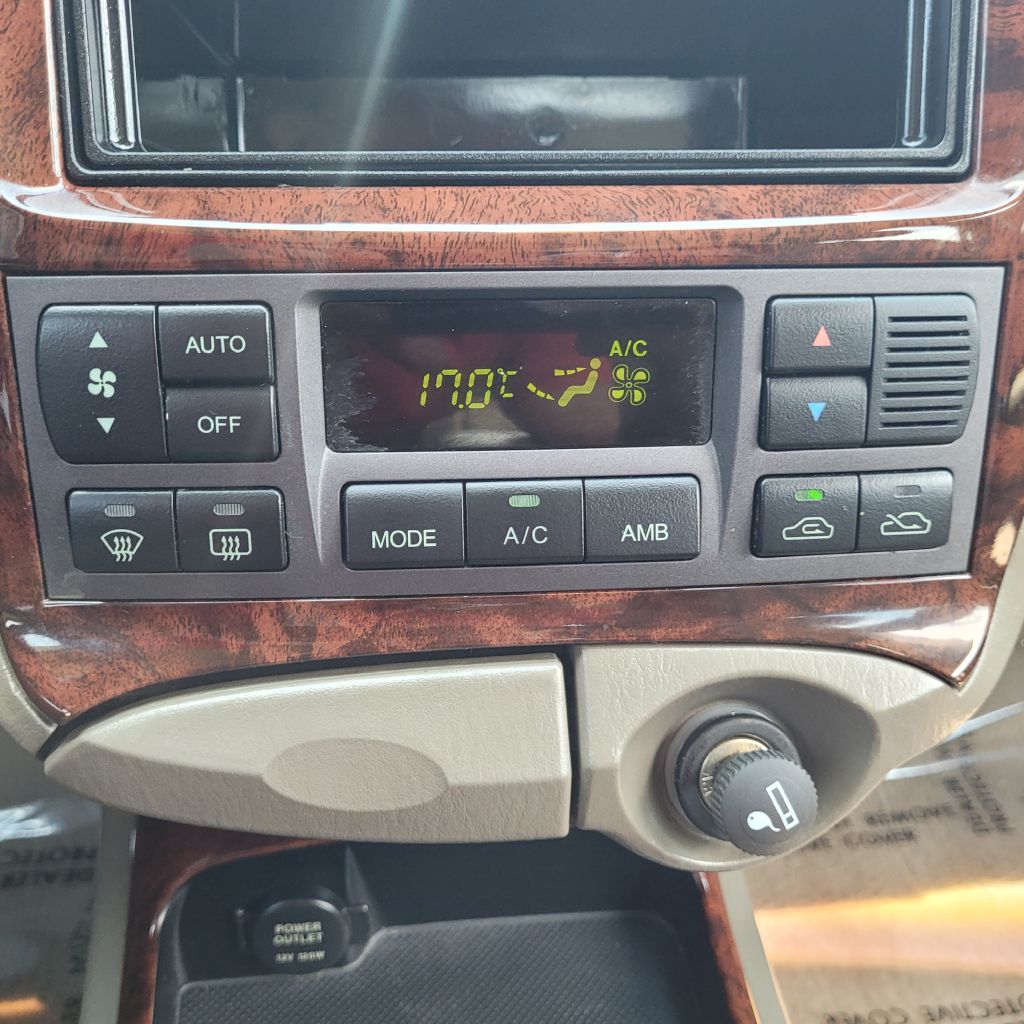 Photo 15 of this HYUNDAI SONATA