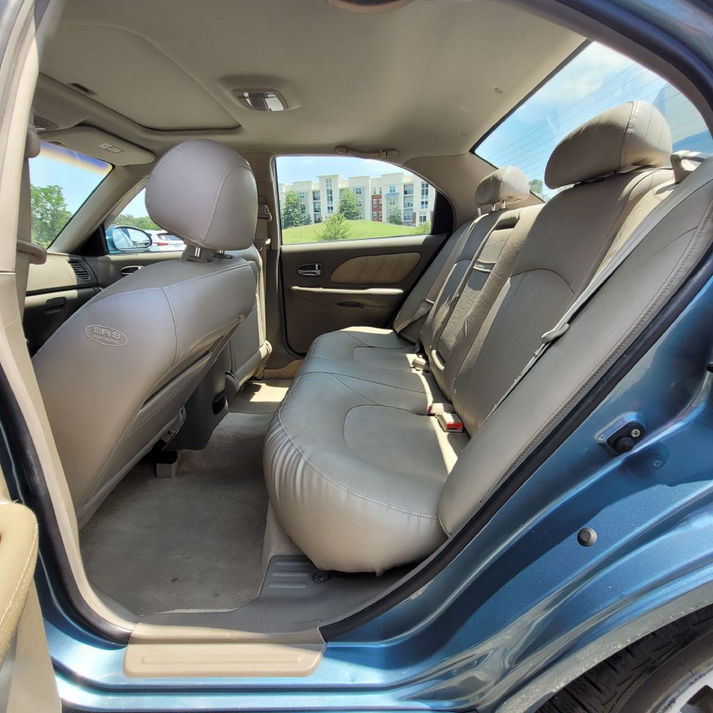 Photo 18 of this HYUNDAI SONATA