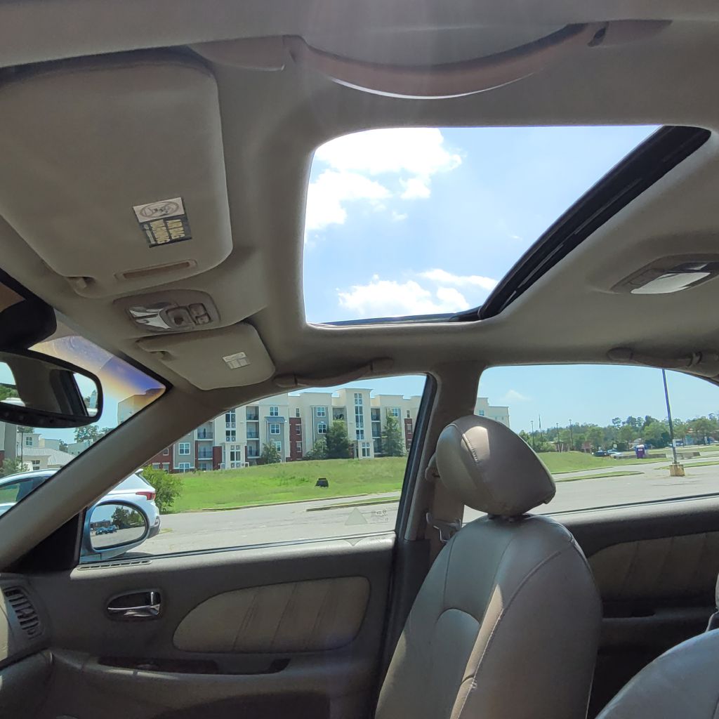 Photo 21 of this HYUNDAI SONATA
