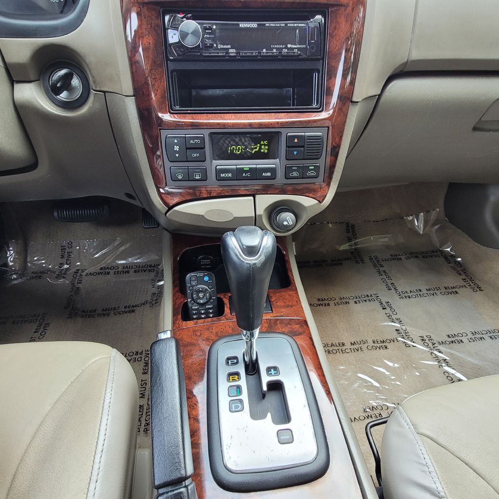 Photo 30 of this HYUNDAI SONATA