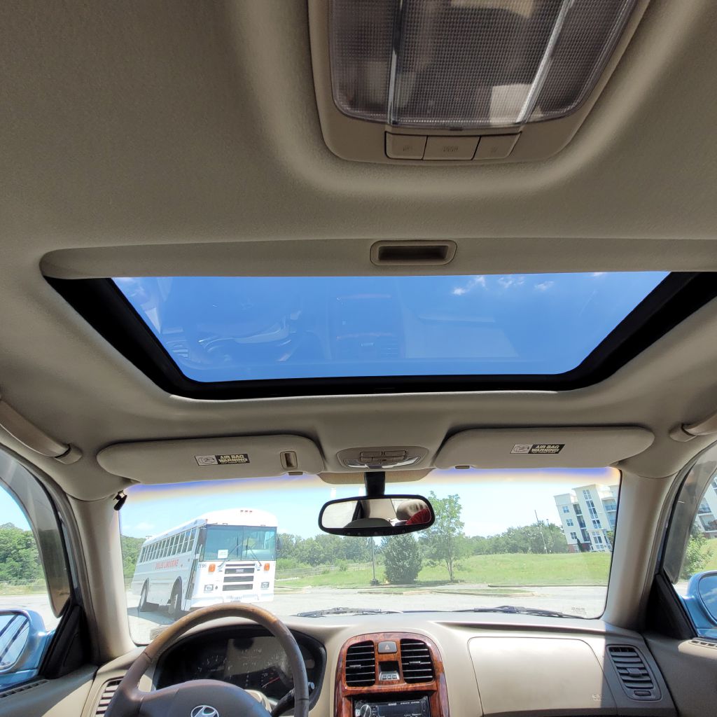 Photo 38 of this HYUNDAI SONATA