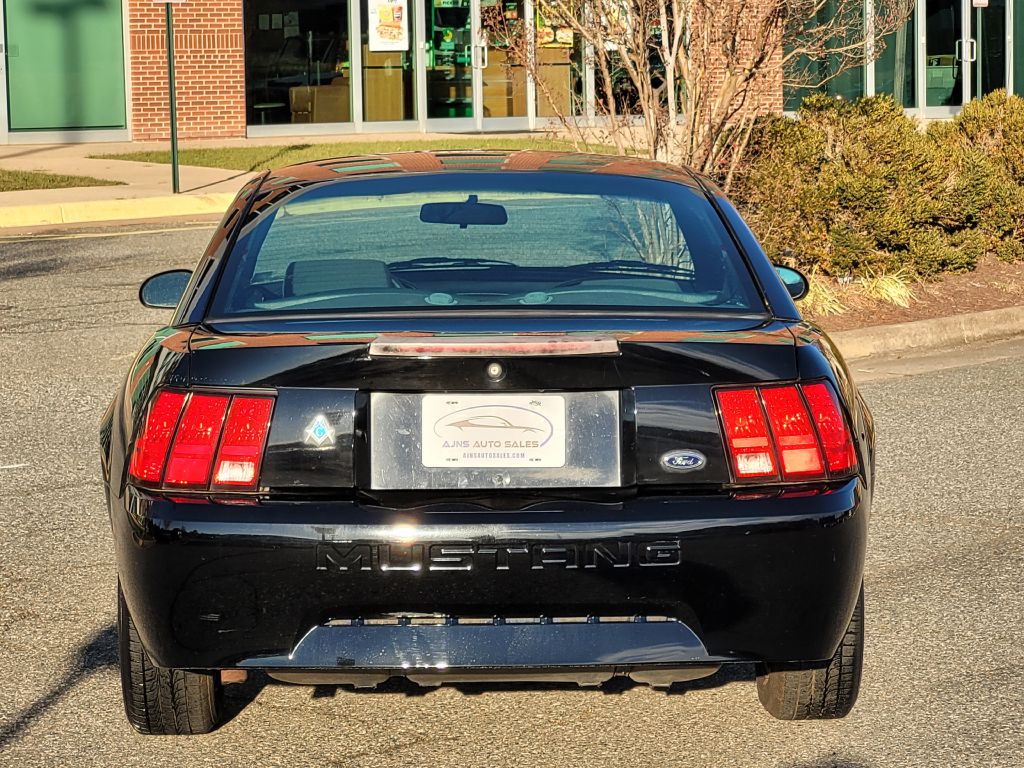 Photo 3 of this FORD MUSTANG