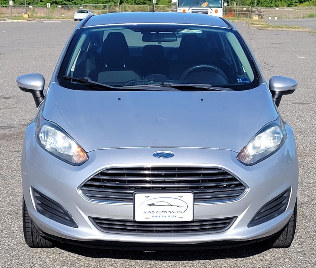 Photo 6 of this FORD FIESTA