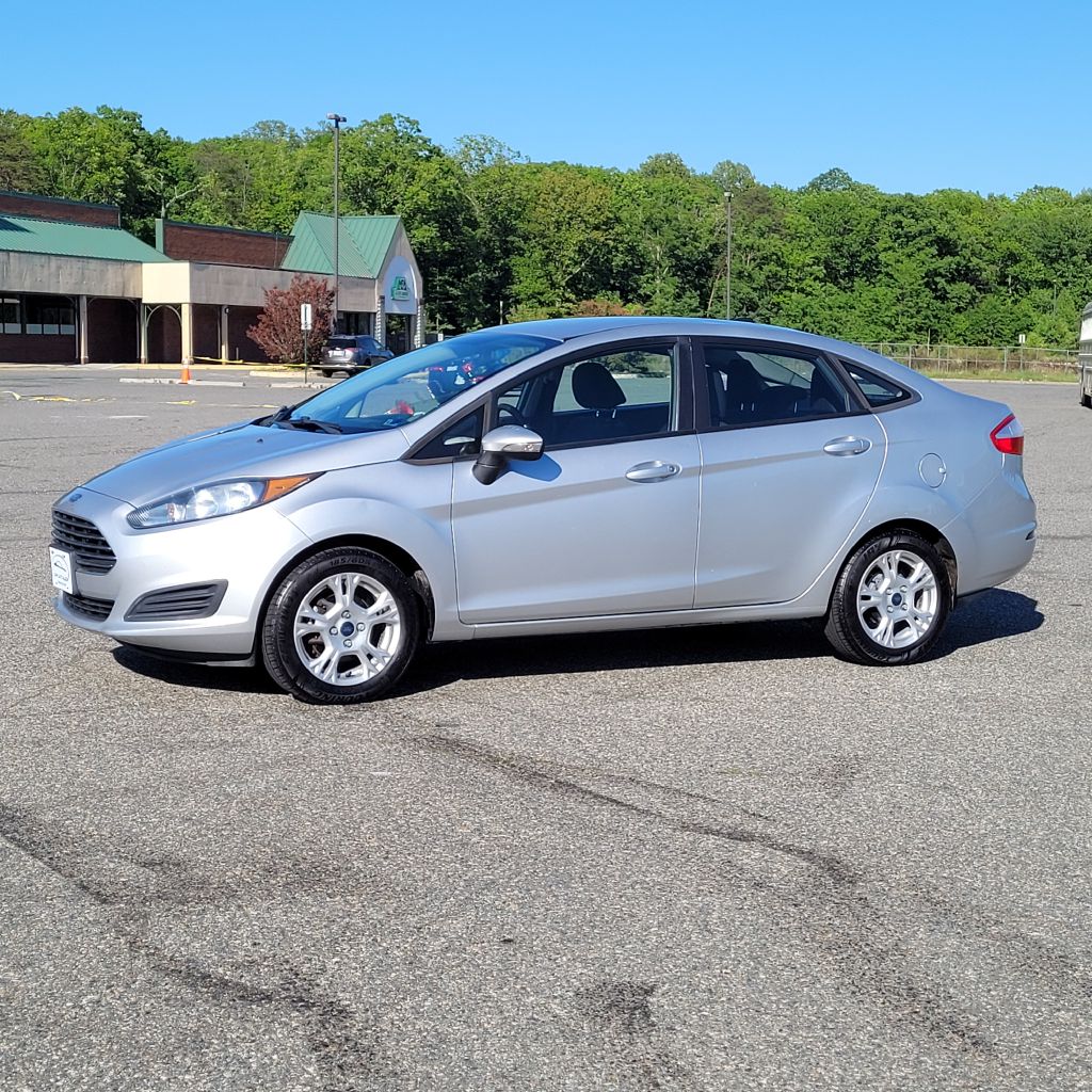 Photo 26 of this FORD FIESTA
