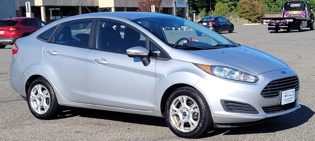 Photo 31 of this FORD FIESTA
