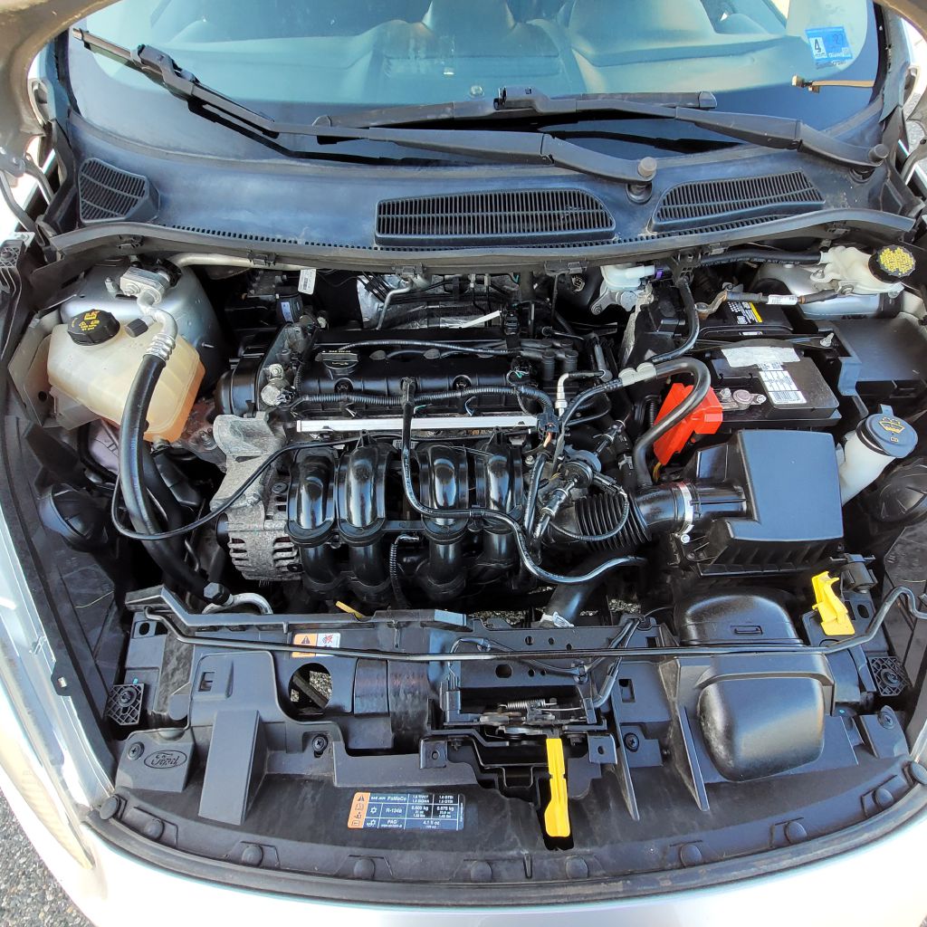 Photo 38 of this FORD FIESTA