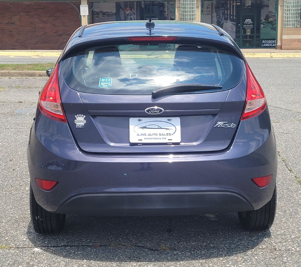 Photo 3 of this FORD FIESTA