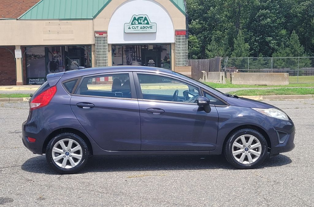 Photo 5 of this FORD FIESTA