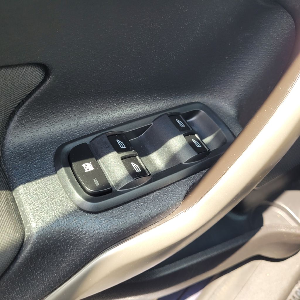 Photo 16 of this FORD FIESTA
