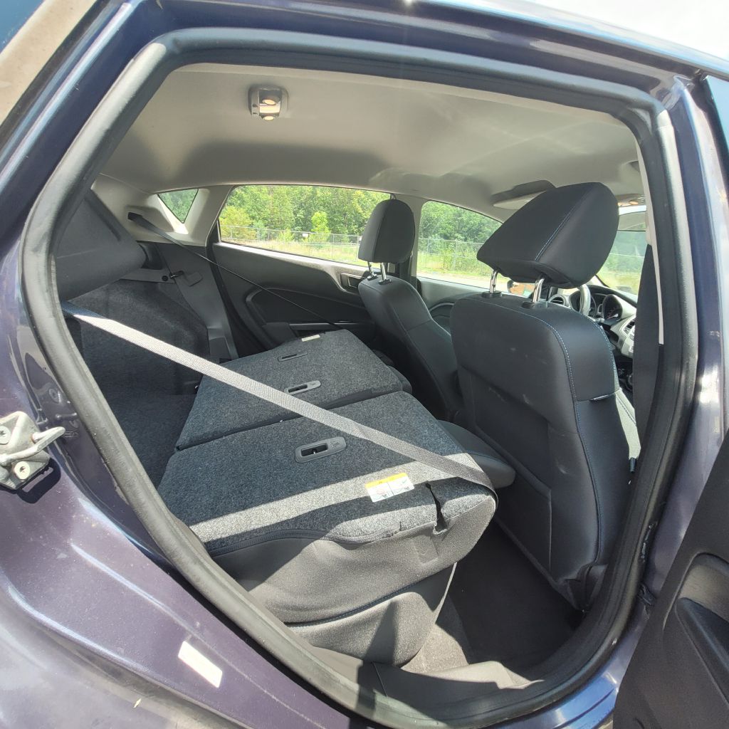 Photo 25 of this FORD FIESTA