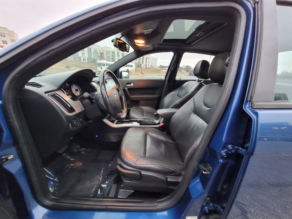 Photo 8 of this FORD FOCUS