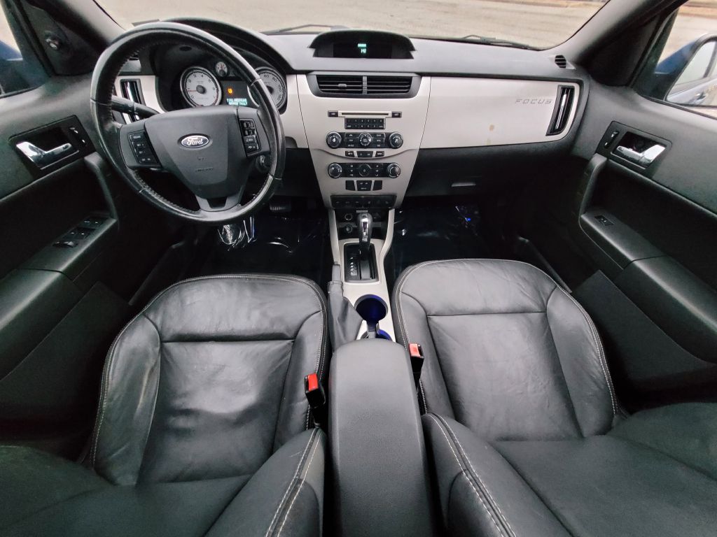 Photo 13 of this FORD FOCUS