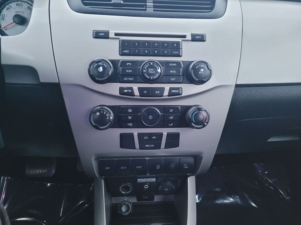 Photo 18 of this FORD FOCUS