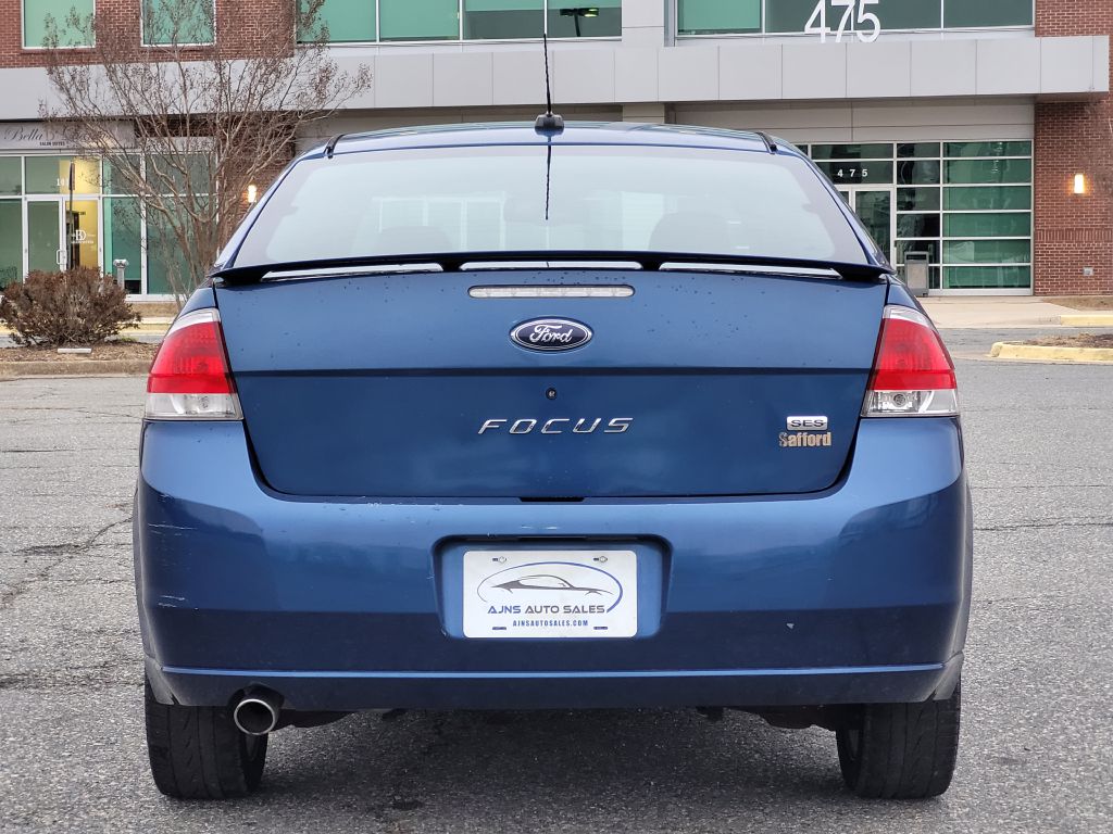 Photo 29 of this FORD FOCUS