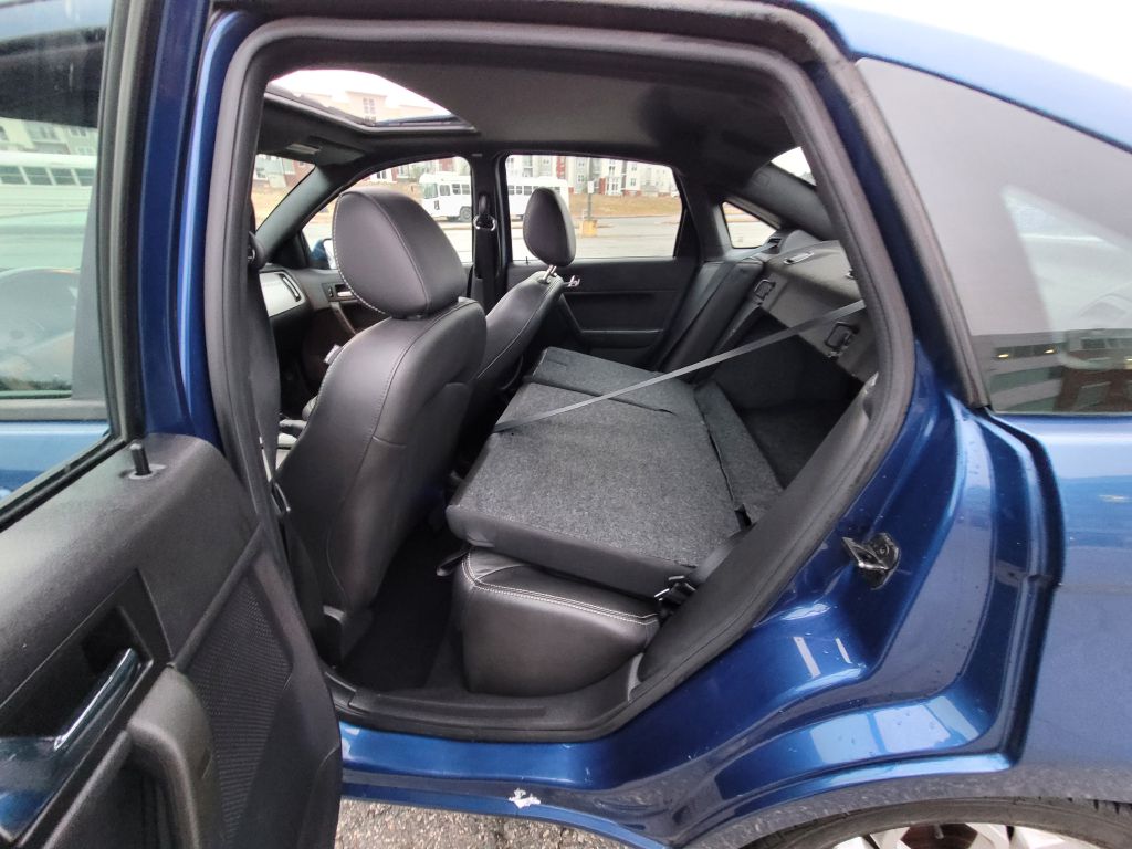 Photo 32 of this FORD FOCUS