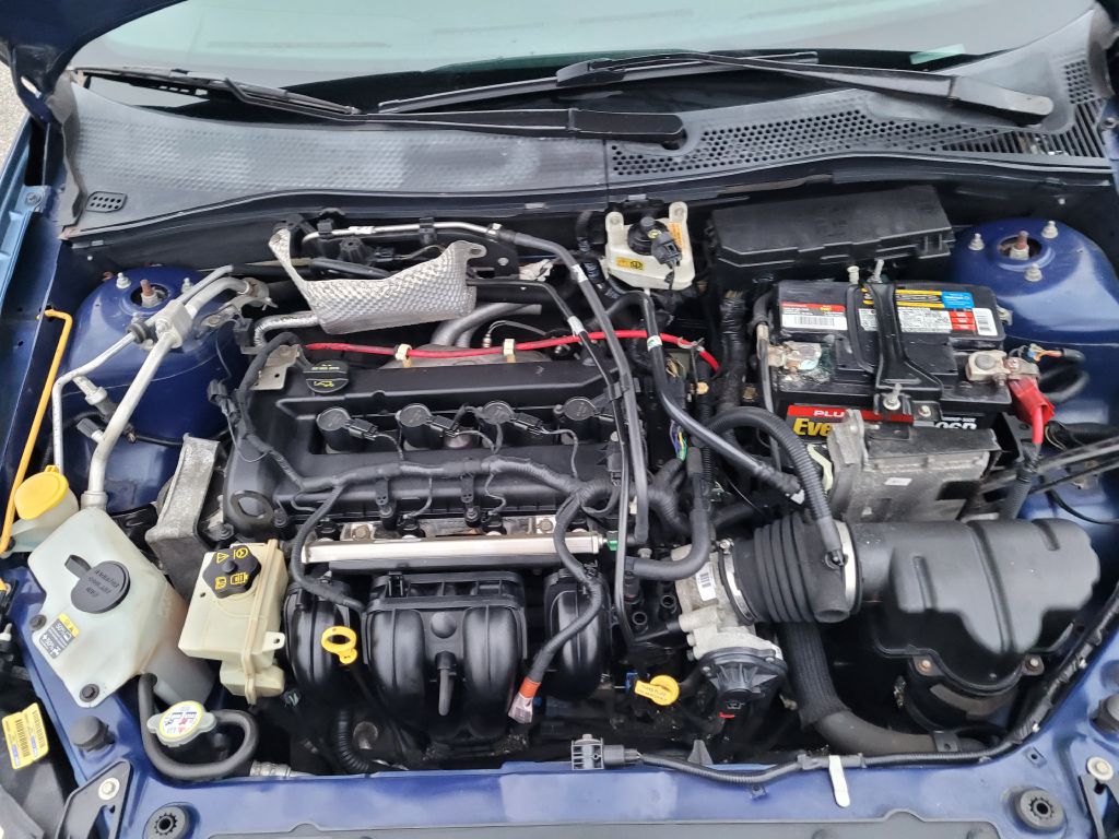 Photo 39 of this FORD FOCUS